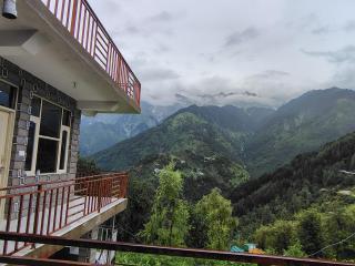 Dhauladhar Mountain Bliss Home Naddi Dharmshala - 9