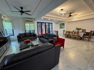 Permas Jaya Corner Homestay - 3