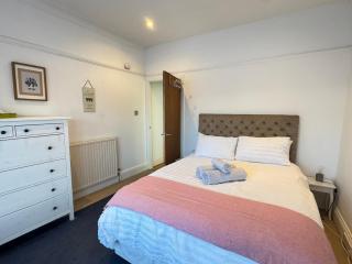 Street Lane Roundhay - 7