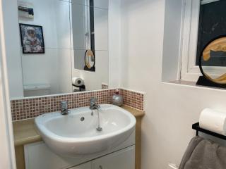 Modern 3 Bedroom high spec house in Sheffield - 8