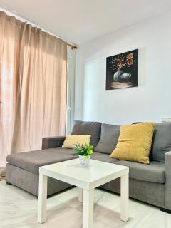 Expoholidays - Coqueto apartamento Puerto Deportivo - 9