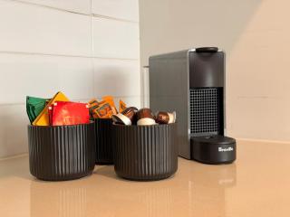 Modern 2 Bedroom Apartment in Adelaide CBD at the Balfours with Pool & Free Parking - 5