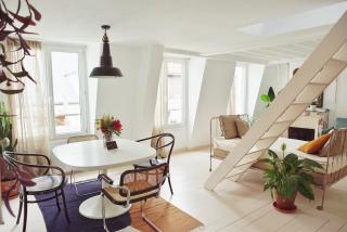 Light filled architects nest between rooftops - 0