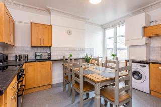 Bright & Spacious 3 BR House in Haltwhistle - 8