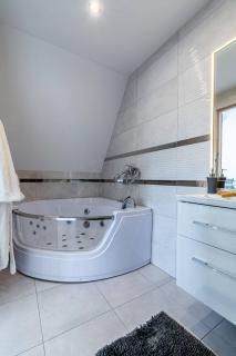 Gąsienica Collection - Apartament Queen z Jacuzzi 1 - 5