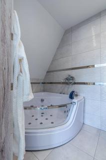 Gąsienica Collection - Apartament Queen z Jacuzzi 1 - 4