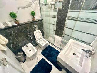 Elegant & Cozy Apartment in Heart of Amman - 8