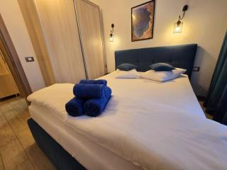 Bell Marina Apartments Pool & Spa Resort - 8