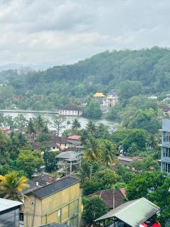 Kandy IVY Banks Lake View Resort - Kandy - 6