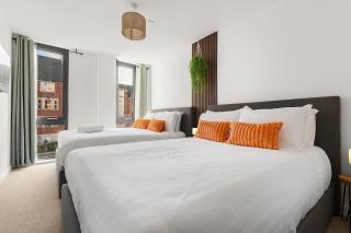Heart of York Retreat, 2BR near Shambles, Free Parking & Gym, City Centre - 1