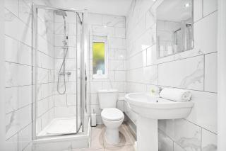 Stylish 3 Bedroom House - Garden - Parking - WiFi 12O - 6