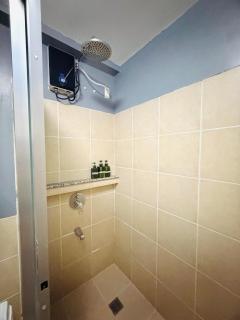 Modern style 2BR Condo Good for 6 Packs Near NAIA - 1