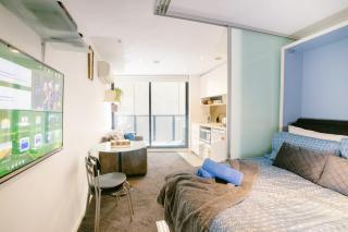 KozyGuru | Melbourne CBD | Cosy 1 Bed APT - 1