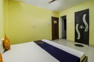 SPOT ON by OYO Sarnath Tourist Guest House - 1