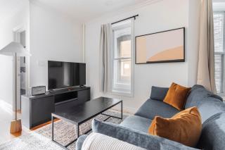 Blueground Chelsea washerdryer nr High Line NYC-2017 - 9