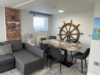 The Captains Wheel - 7