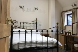 Nuneaton - Cottage - Sleeps 2 - Parking - Garden - 6