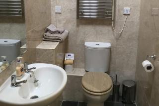 Nuneaton - Cottage - Sleeps 2 - Parking - Garden - 2