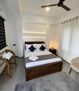 City Hotel Royal Crown - 9