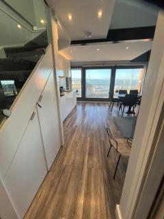 The Lifeboat & Seaview Terrace - 7