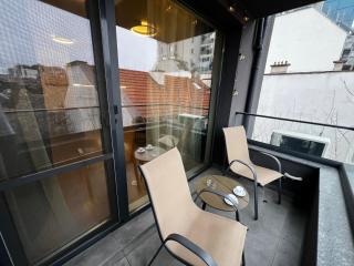 Barcelona 2BDR Cozy Apt w Working Space near Metro - 6