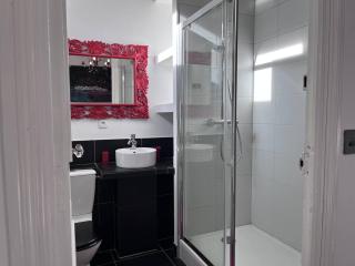 Appartement contemporain au centre ville pour 8 pers avec balcon - FR-1-812-35 - 8