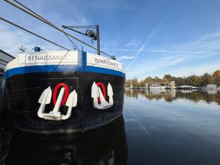 Large barge, unique and atypical, parking - 0