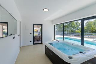 Villa Coriticum with pool and indoor Jacuzzi - 4