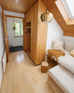 Quiet Forest-Side Apartment - 3