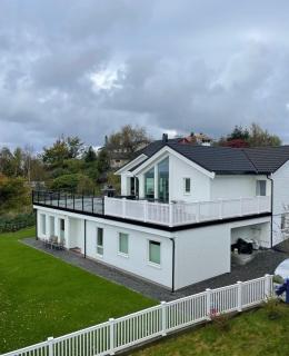 Flott leilighet med nydelig utsikt i et stille og rolig boligområde - 3