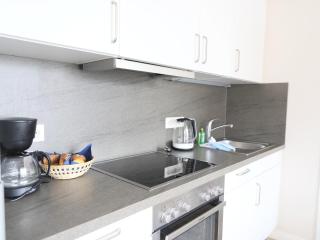 Modern eingerichtete, komfortable 2-Zimmer-Wohnung im 2. OG (Fahrstuhl vorh.) - 3