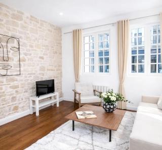 Louvre - Premium studio for 4 - 9