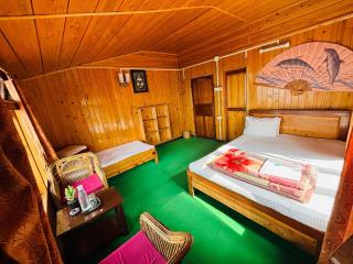 Red Panda Ecohut - 1