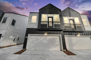 Cozy Townhome Near Med Center, NRG & Downtown - 8