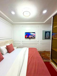 House 77 Apartment - 3