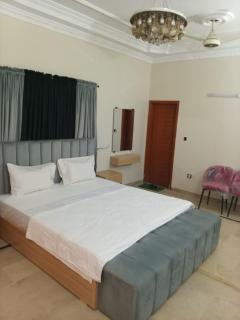 Capry Guest House Near Agha Khan - Karachi - 8