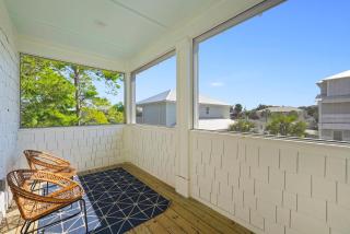 Northender - Vacation Home Near the Beach with Outdoor Pool Area - 6
