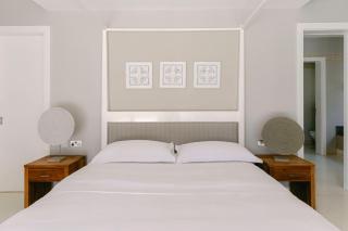 Luxury Villa in a Five Star Golf & Spa Resort - 1