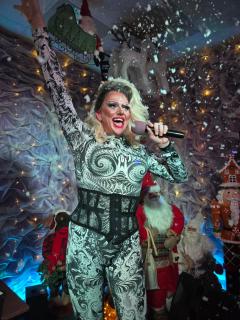 Peek-a-Booze - Budget Hotel - Adults Only - 9