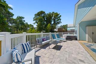 Sandy Daze - Vacation Rental on 30A Close to the Beach with Hot Tub - 1