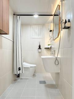 Quiet Private Hideout near Jamsil, COEX, Lotte Tower, KSPO DOME - Projector, Hotel Bedding - 2