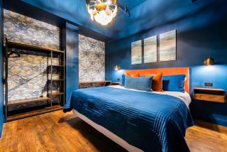 Hollyhock Suite 410 - 9