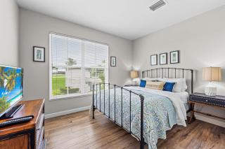 Solterra - newly remodeled luxury 3BR condo with lake and golf views, access to resort pool, hot tub, and golf courses at Lely Resort! Close to Naples beaches, 5th Avenue S, and Marco Island! Ideal for families or groups, perfect for a summer vacation! - 6