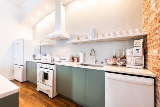 Hollyhock Suite 407 - 8