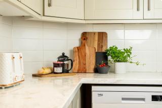 Contractors Haven - Spacious - Free Parking - Wifi - 4