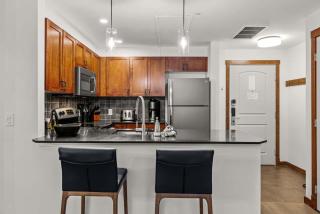 Modern 1 Bedroom Retreat with Sofa Bed Comfort & Convenience Combined - 1