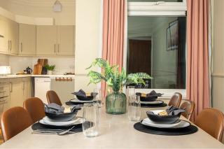 Contractors Haven - Spacious - Free Parking - Wifi - 8