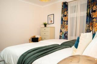 Contractors Haven - Spacious - Free Parking - Wifi - 2