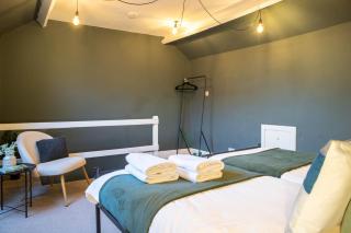 Contractors Haven - Spacious - Free Parking - Wifi - 1