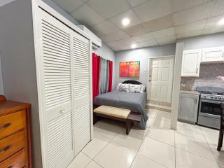 Modern Studio In Cascade, 5 Mins from The Savannah - 5